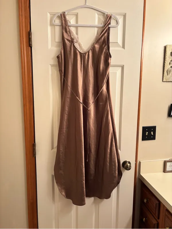 Cinema Lace Midi Slip Dress - Image 3