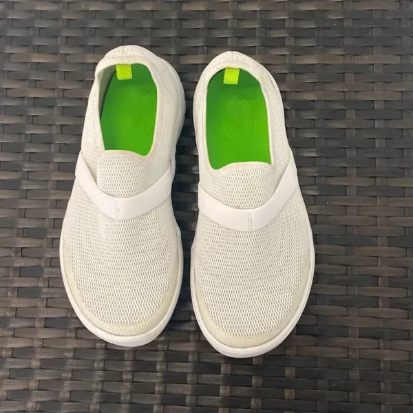 Oofos sneakers women’s size 7 White - Image 3