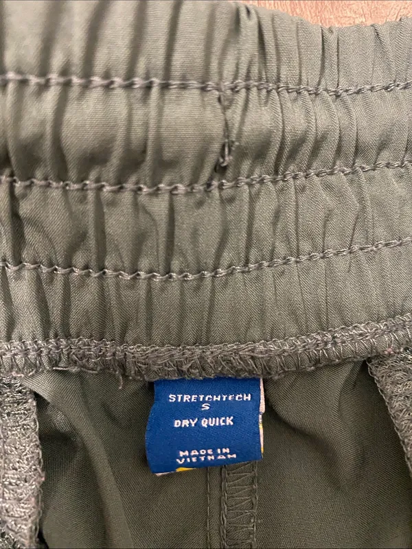 Old Navy Stretch Tech Women’s shorts - Image 2