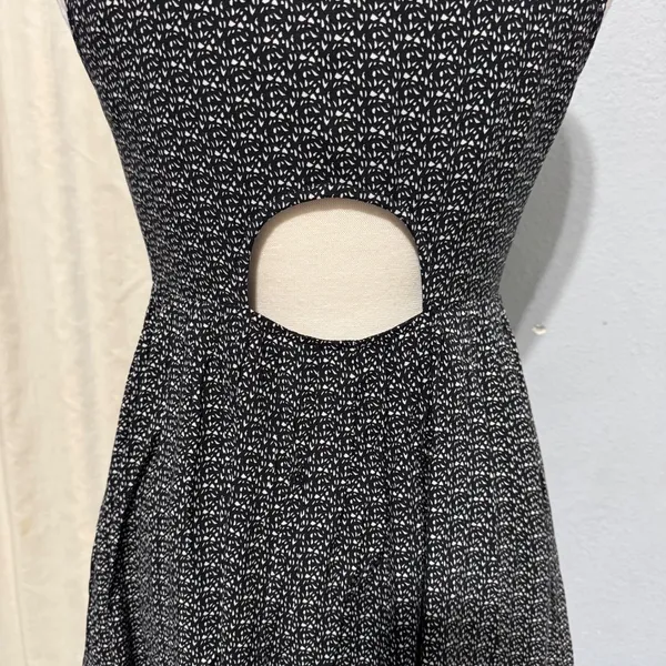Ladakh Black White Geometric Print Fit Flare Zip Dress Women Size 4‎ Cutout - Image 10