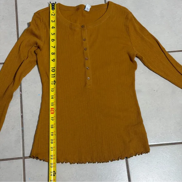 Old Navy Women's Mustard Yellow Ribbed Long Sleeve Top size‎ S - Image 6