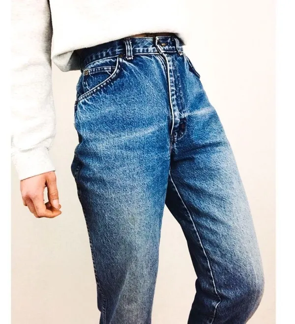 Vintage Chic High-Waisted Denim | Size 29 - Image 4