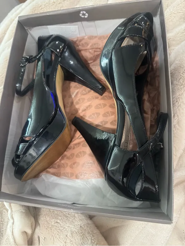 Franco Sarto Black Patent Peep-Toe Platform Heels with Ankle Strap - Image 6
