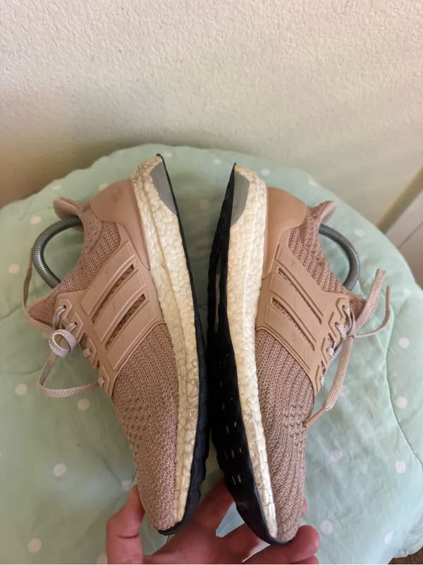 Adidas Ultraboost 4.0 sneakers in the "Ash Pearl size 9.5 - Image 4