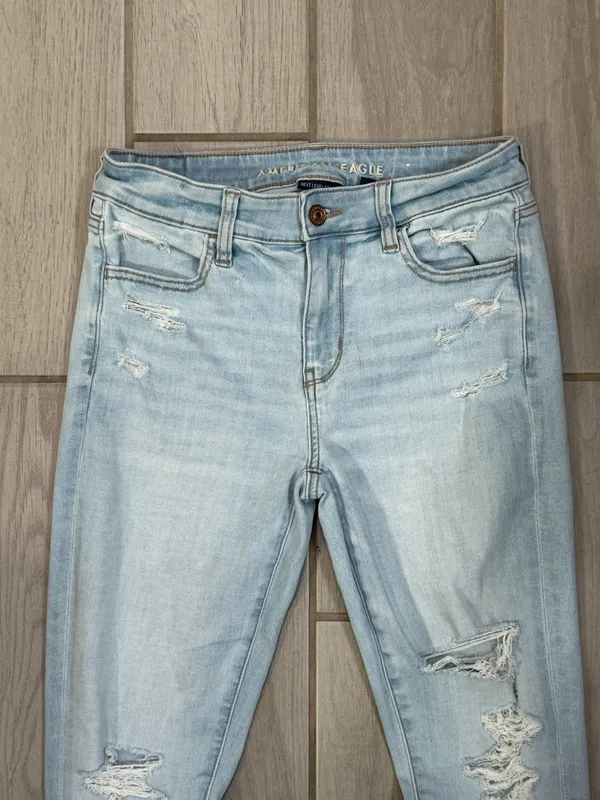 American Eagle Outfitters Light Blue High-Rise Distressed Ankle Jeans size 4S - Image 5