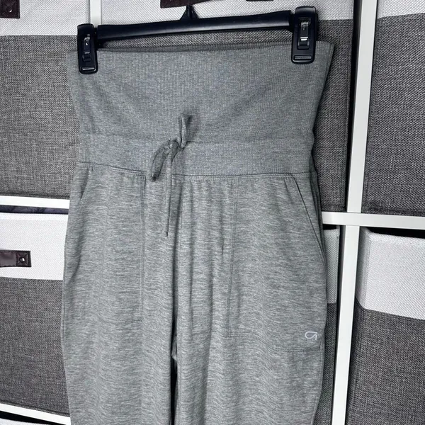 GapFit Brushed Tech Jersey Joggers Gray Size XS - Image 9