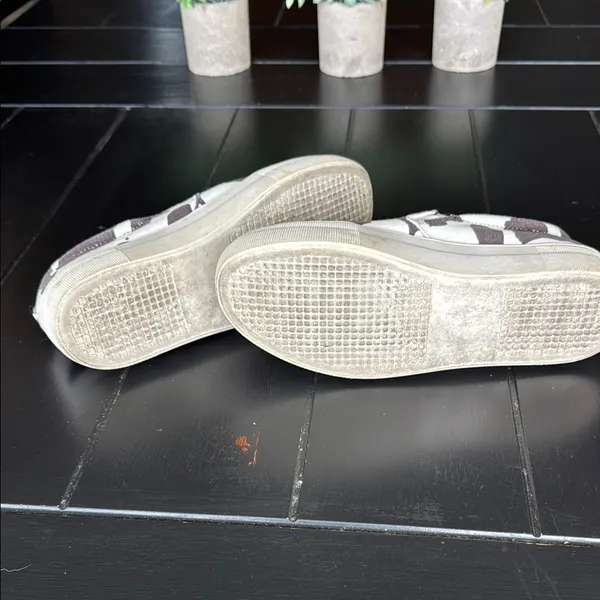 Steve Madden White and Brown Sneakers Slip-On Canvas - Image 4