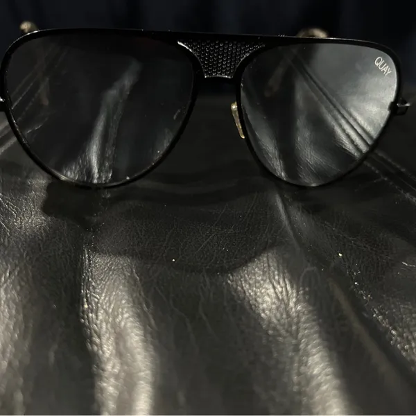 Quay Iconic 126 Black Frame Blue Lens - Image 10