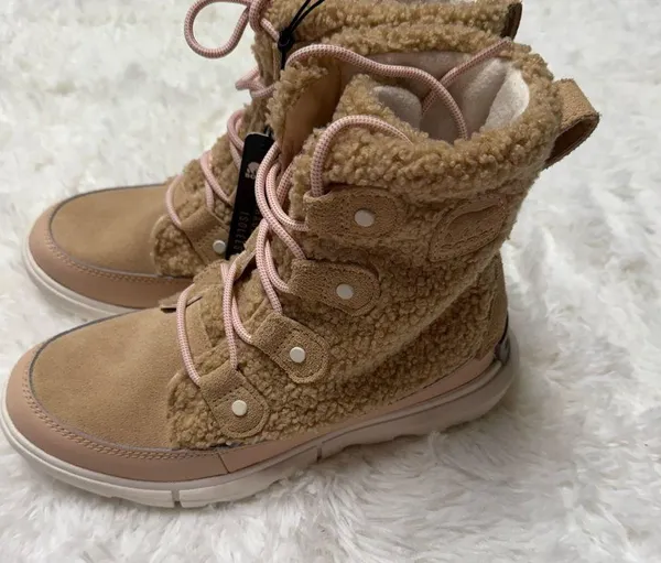 New Women's Joan Cozy Tan and Cream Sorel Shearling Boots - Image 4