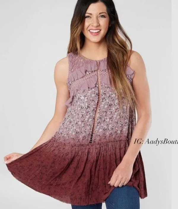 Gimmicks by BKE Mauve High Neck Pieces Floral Top Size M New with Tag - Image 12