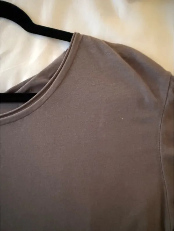 Flowy Dark Grey atop Gray - Image 4