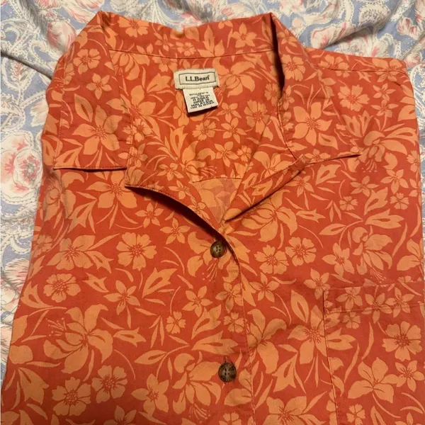 Excellent Condition Women’s L.L. Bean Hawaiian Button up Size XL - Image 2