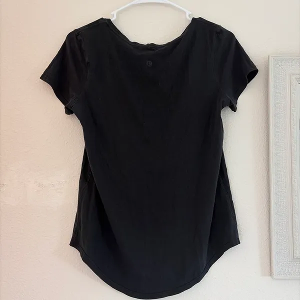 Lululemon Tee Short Sleeve - Image 2