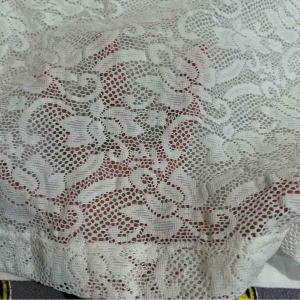 Victoria's Secret Cream Lace Tank Top - Image 3