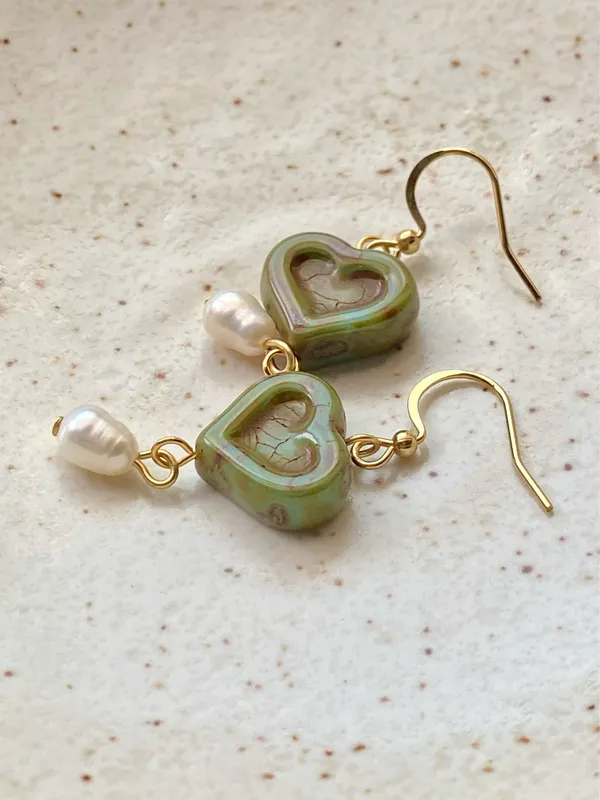 Handmade unique quality Czech glass heart bead fairy boho vintage retro style earrings🌿✨ - Image 5