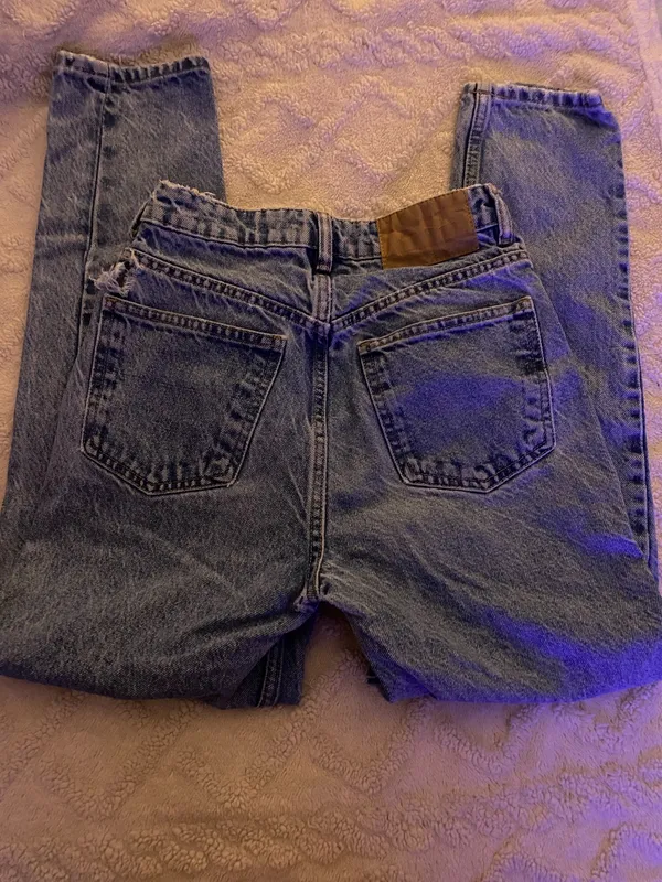 ZARA Mom Jeans High-Waisted Light Wash - Image 3