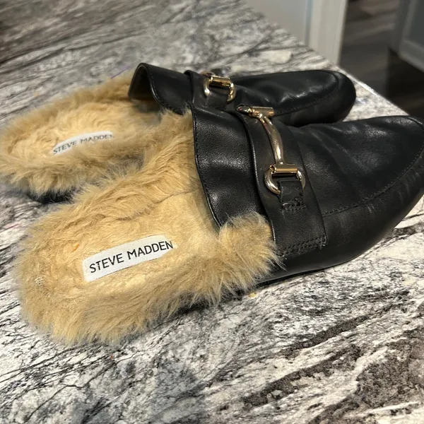 Steve Madden Black and Gold Mules with Horsebit Hardware - Image 4