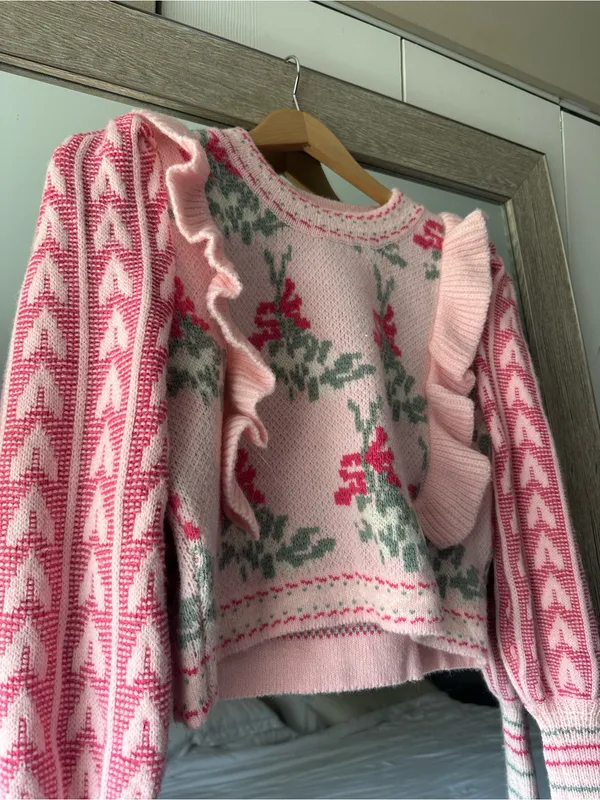 Sunday Up Women’s Pink Floral Knit Ruffle Crewneck Pullover Sweater Size Small - Image 2