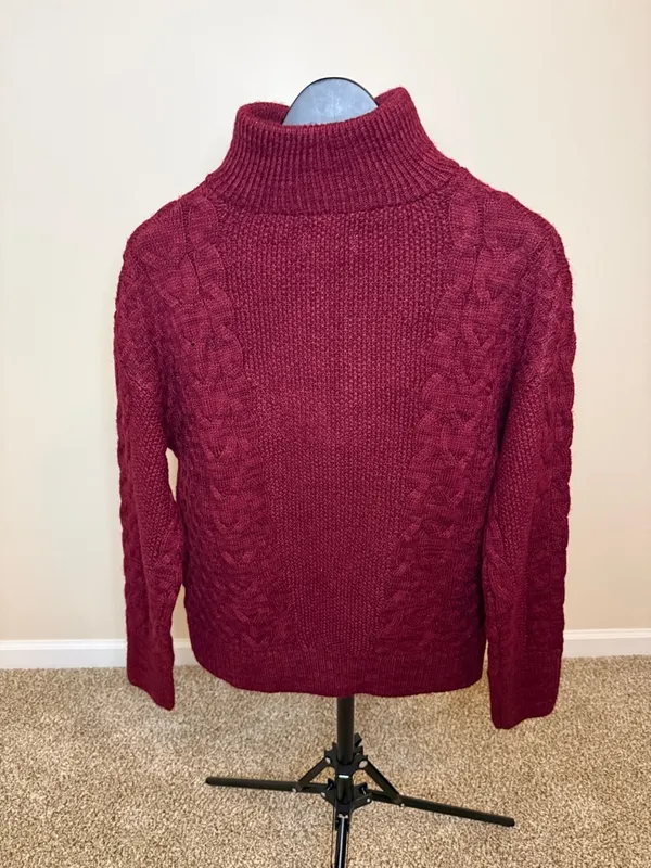 Natural Reflections‎ Burgundy Knit Top with Label Detail- Small - Image 4
