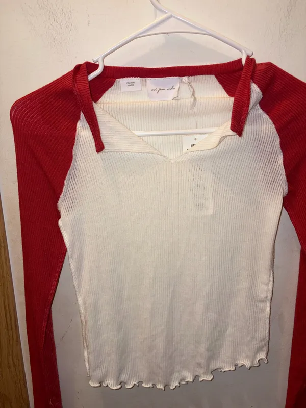 (Xs) Out From Under Baseball Notch Neck Layering Tee - Image 5