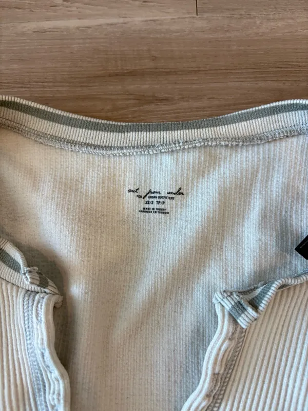 Urban Outfitters Crop Top - Image 3
