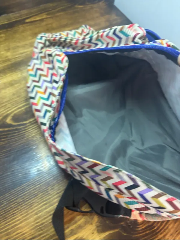 Kavu chevron print sling bag - Image 9