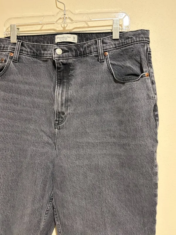 Abercrombie & Fitch Curve Love The '90s Straight Ultra High Rise Gray Jeans - Image 4