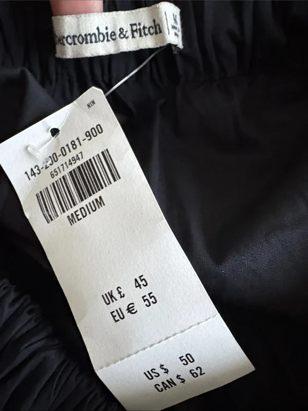 NWT Abercrombie & Fitch Tiered Poplin Mini Skirt in Black Size Medium - Image 4