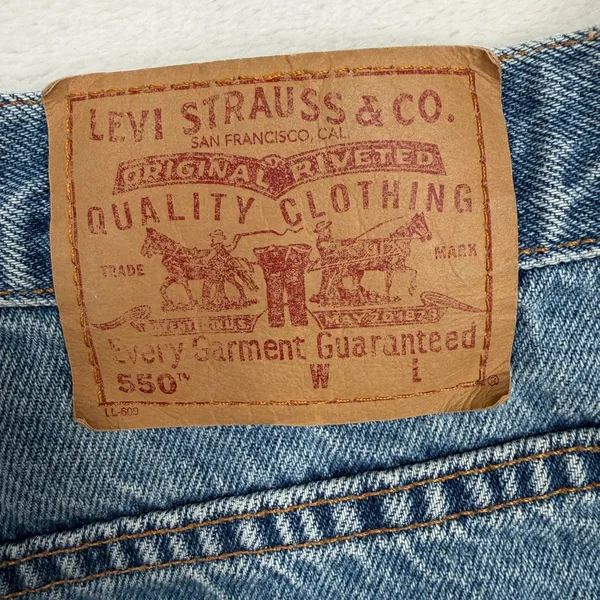Vintage 90s Levi's 34 14 Shorts 550 Relaxed Fit High Rise Medium Wash Denim Boho - Image 8