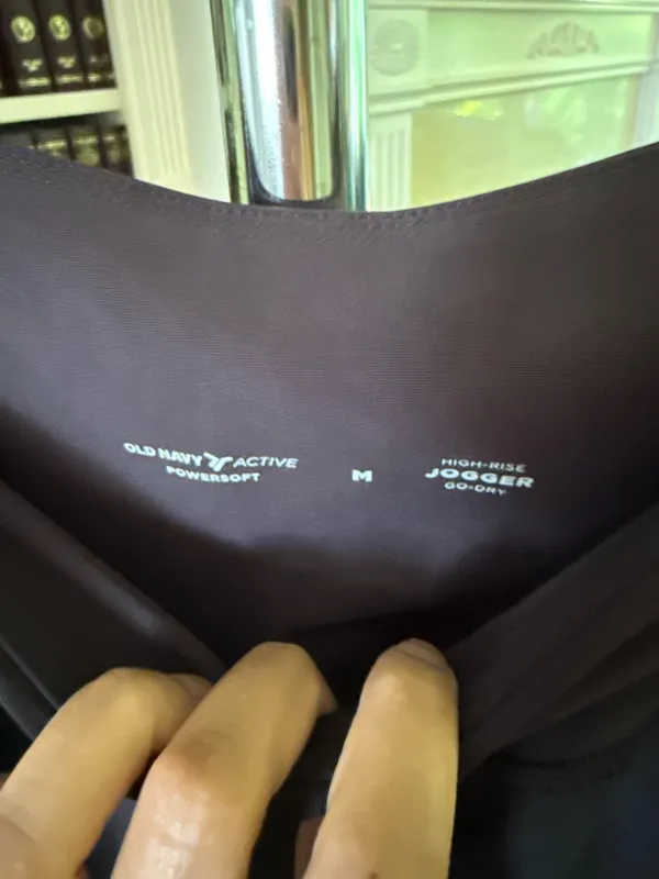Old Navy High waisted powersoft pocket joggers - Image 3