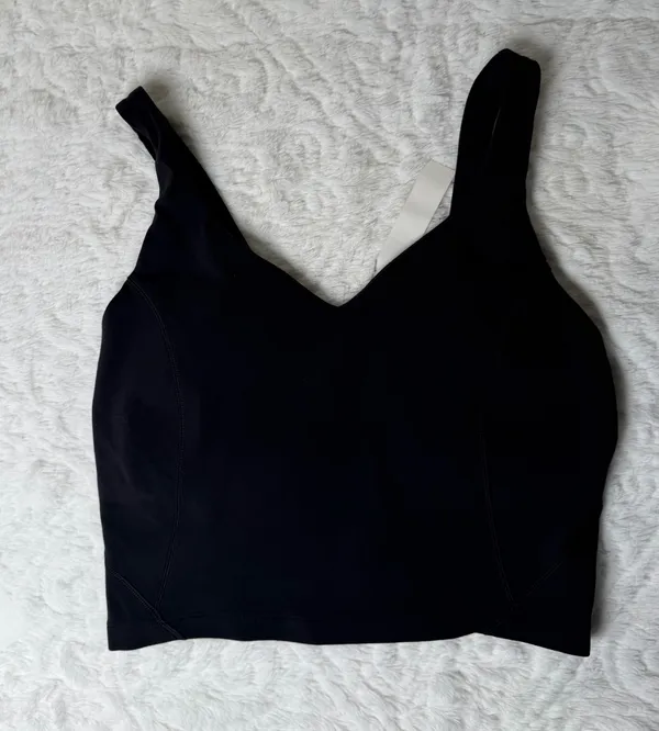 Lululemon align tank NWOT size 4 black with pads - Image 3