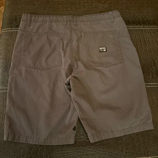 VOLCOM MEN'S 36 GRAY BOARD WALKING BERMUDA SHORTS - Image 7