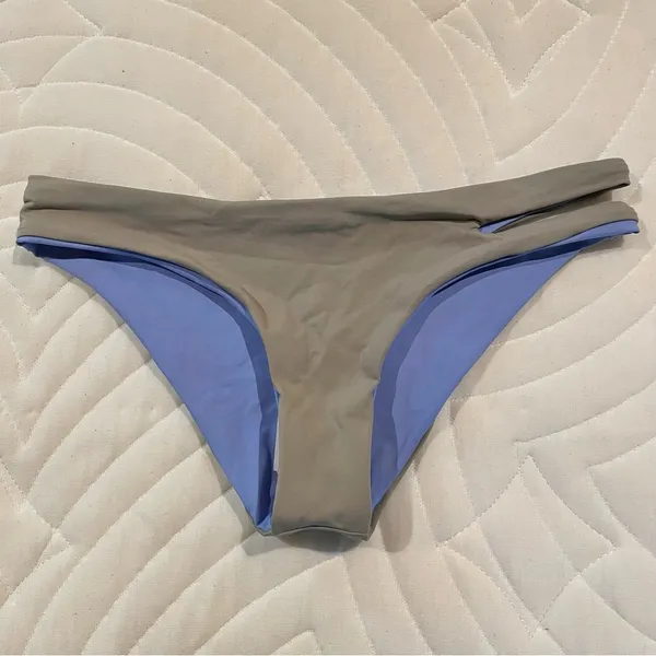 Breakers Reversible Cutout Bikini Bottom Grey Periwinkle Blue Small NWT - Image 3