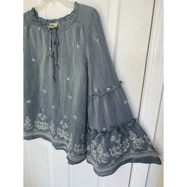 Anthropologie Fig & Flower Blue Embroidered Peasant Top Tiered Bell Sleeve L - Image 6