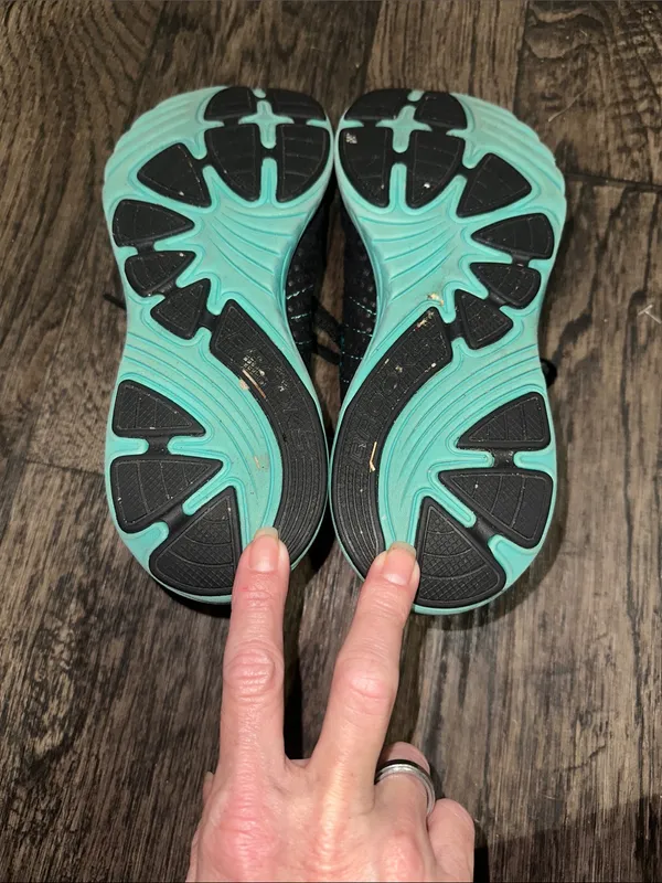 Brooks Women's Black Teal Athletic Shoes - Image 6