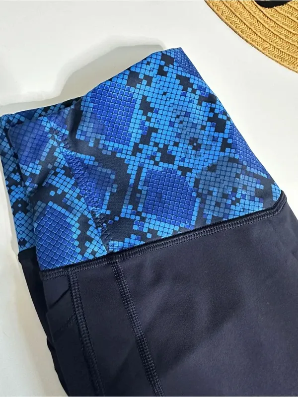 Lululemon All The Right Places Pant Size 6 Blue Snake Print Full Length Leggings - Image 7