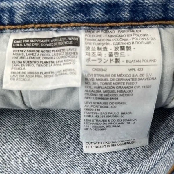 Women’s Levi’s 501 jean shorts size 31 - Image 4