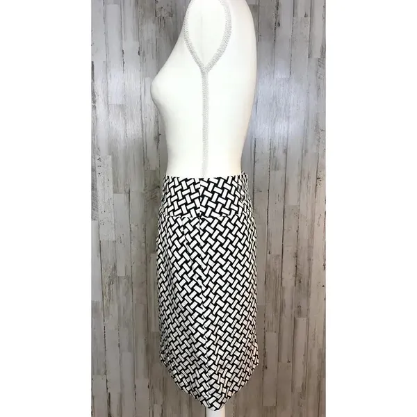 Antonio Melani Women's Size 2 Black Geometric Pencil Knee Length‎ Business Skirt - Image 2