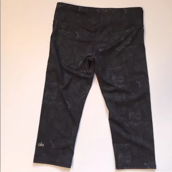 Alo Yoga printed capris leggings - Image 3