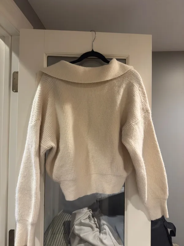 J. Inc Sweater S/M White - Image 2