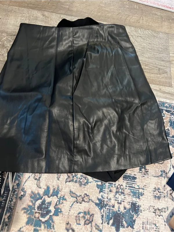 Zara Black Faux Leather Asymmetric Mini Skirt - Image 7