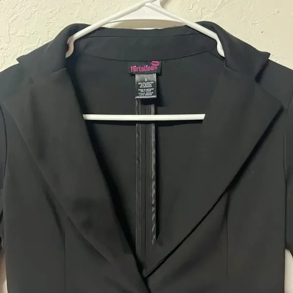 Small black notch blazer one button 3/4 ruched sleeves blazer jacket faux pocket - Image 6