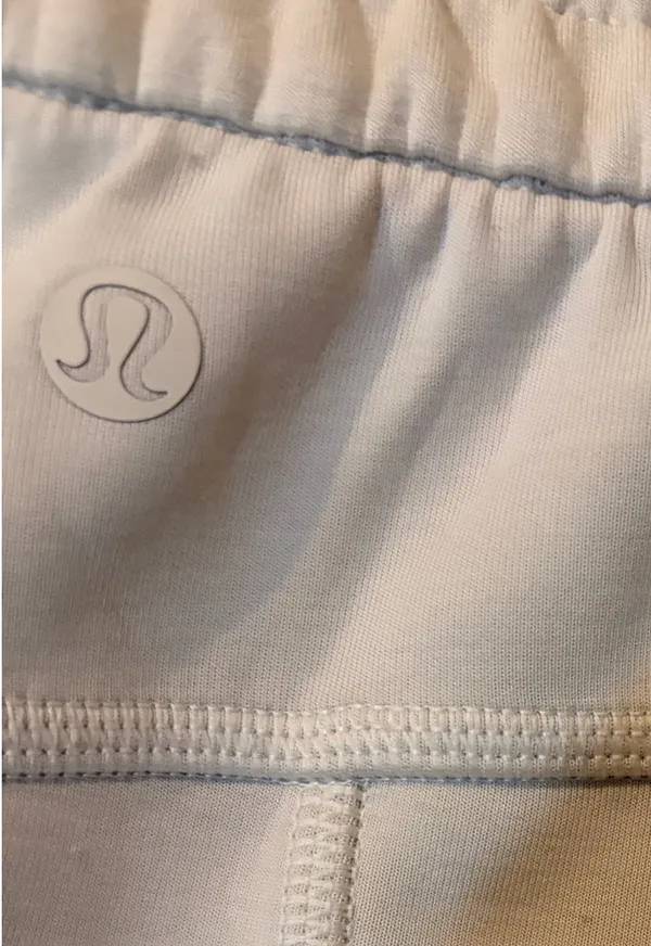 Lululemon Softstreme High-Rise Shorts 4" - Image 5