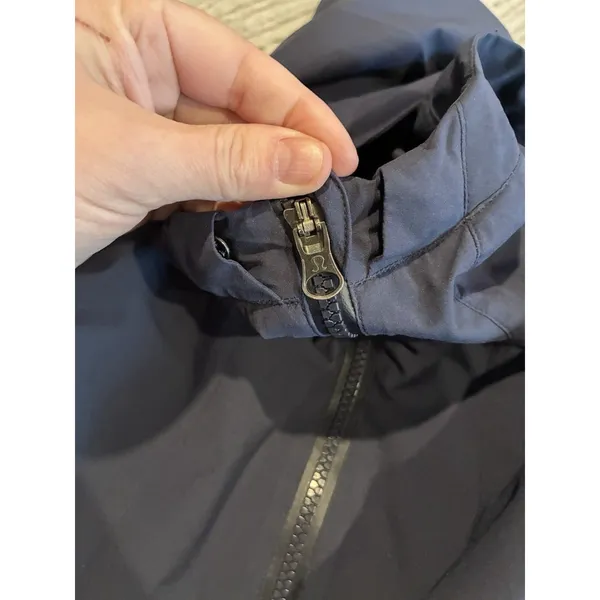 Lululemon women's navy blue lightweight hooded windbreaker jacket 6 - Image 6