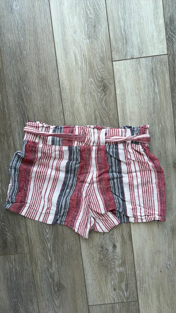Indigo Rein Stripped multicolor shorts with tie - Image 4