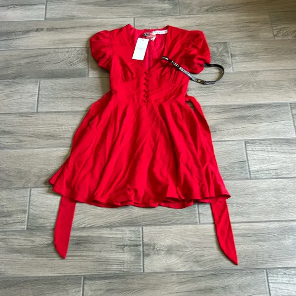 Club L red v neck puff sleeved buttoned mini dress - Image 2