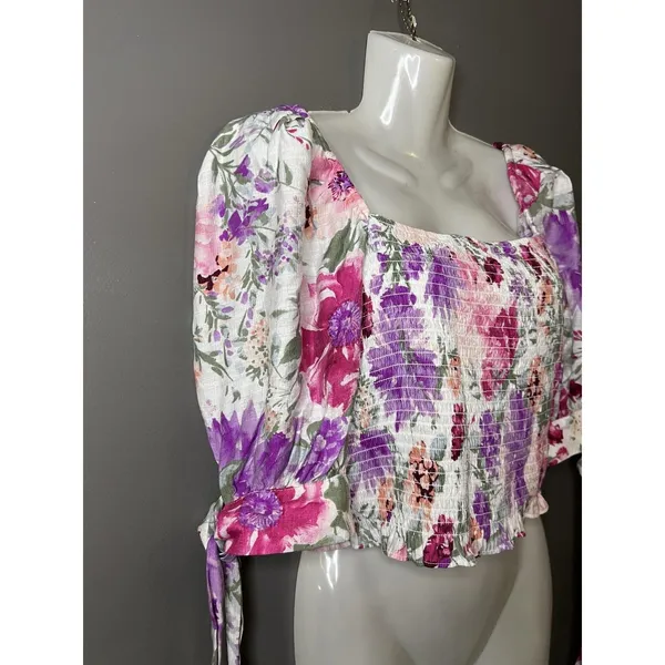 Express Blouse Womens Medium Pink Purple Floral Smocked Puff Sleeve Cropped Top - Image 3