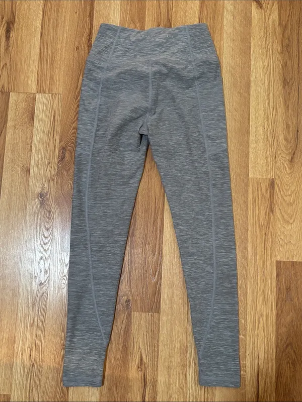 Victoria’s Secret Heather Gray Crop Leggings - Image 4