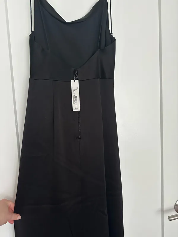 Alice + Olivia Black Dress - Image 7