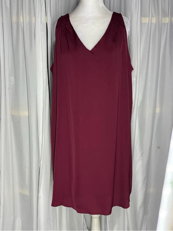 Old Navy Sleeveless V-Neck Bow-Back Shift Dress - Wine Size L - Image 2